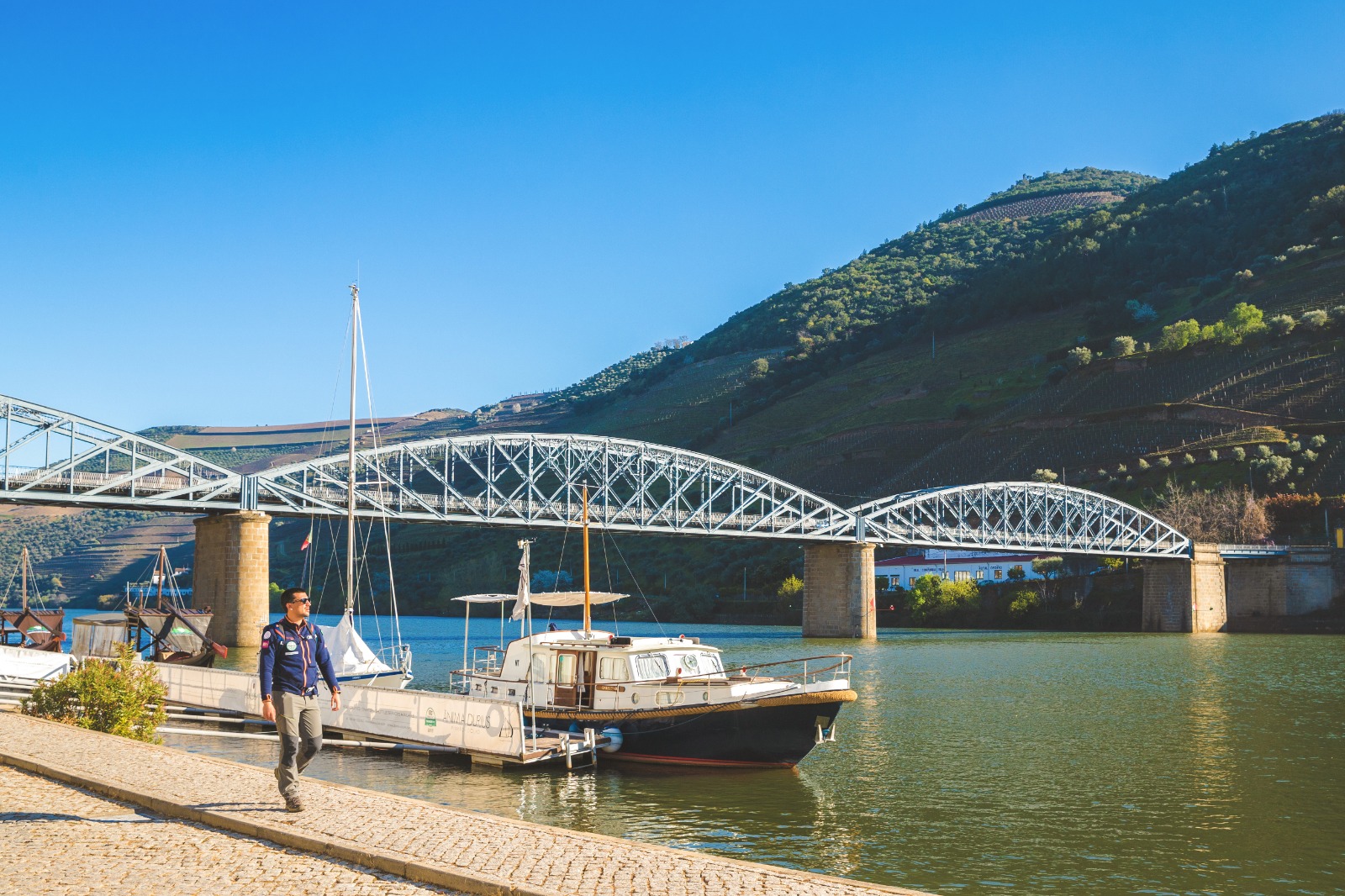 Walking Tour <br>The Wine Town of Pinhão